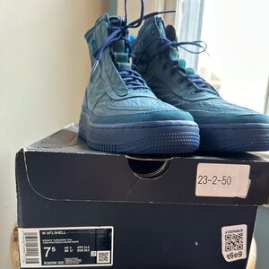 Nike Women’s AF1 Shell